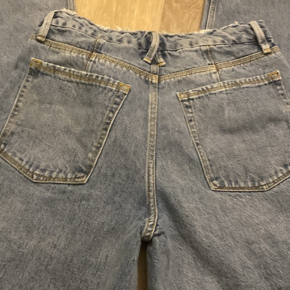 Good American 90’s with Destroyed hem - Picture 7 of 8